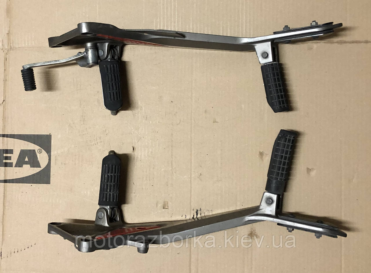 Подножки передние Honda Hornet 600