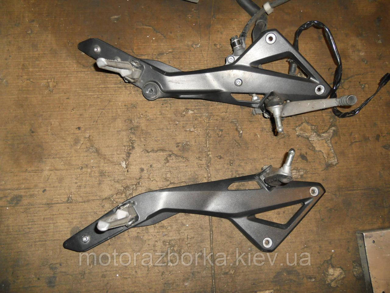 Крепление подножек Honda CBR600 F