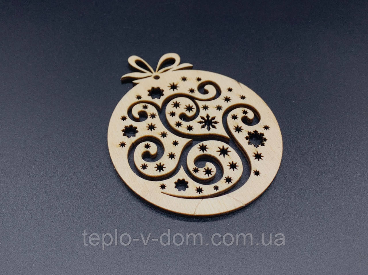 Дерев'яна новорічна іграшка. Фанера. 8х9,5см