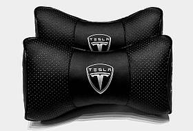 Подушка на підголовник в авто з логотипом Tesla  1 шт