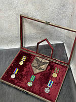 Вітрина для нагород і прикрас із додатковим місцем під гравіювання за вашим ескізом 438*315*47ММ (А3+)