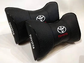 Подушка на підголівник в авто з логотипом Toyota чорна 1 шт.