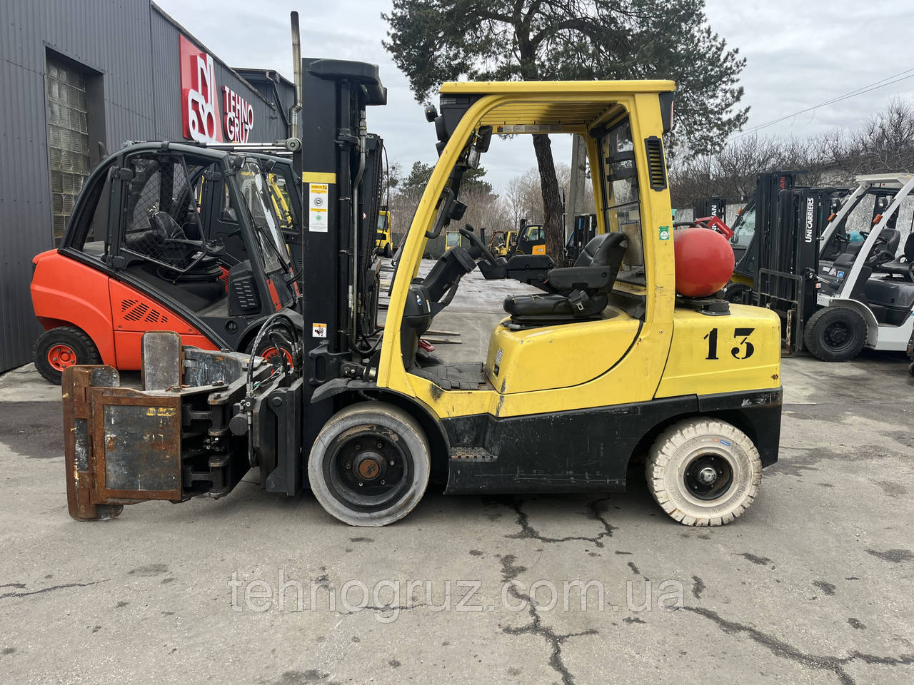 Навантажувач вилковий Hyster H3,5FT Зазват для рулонів Рік випуску 2008 Вантажопідйомність – 3500 кг Висота підйому - 4900 мм Тип