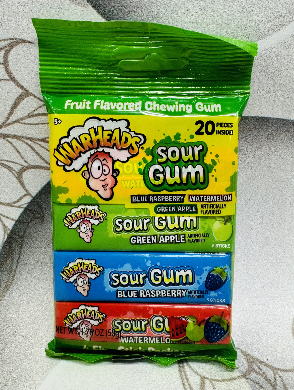 Кислі жуйки WarHeads Sour Gum фруктових смаків