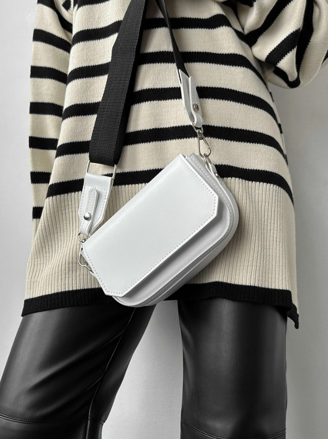 Біла жіноча сумка крос-боді через плече з екошкіри, красиві маленькі сумочки-клатч на широкому ремені