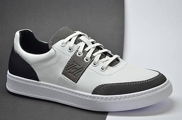 Чоловічі стильні спортивні туфлі шкіряні кеди білі із сірим TSEVO 5685