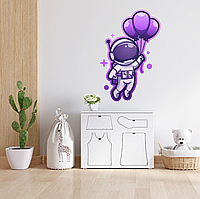 Виниловая интерьерная наклейка цветная декор на стену (обои, краску) "Фиолетовый космонавт с шарами" с оракала