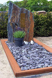 Надгробок з каменю 