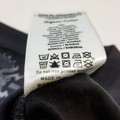 Догляд за футболкою: правила прання та прасування