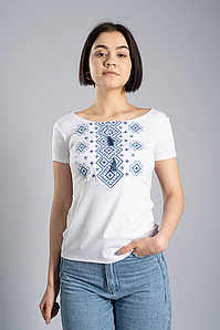 Жіноча вишита футболка на короткий рукав із круглою горловиною «Карпатський орнамент (блакитна вишивка)» XXL