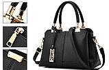 Уцінка Жіноча сумка чорна з брелком класична невелика, фото 4