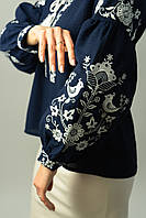 Женская вышитая сорочка синяя с белыми цветами Berne № 336