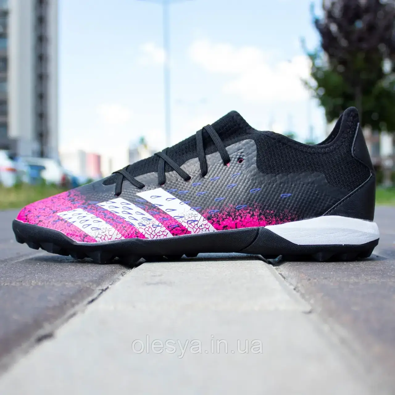 Сороконіжки Adidas PREDATOR FREAK.3 L TF (39-45)