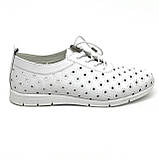 Жіночі шкіряні туфлі сліпони на низькому ходу білого кольору MIDA 230515(34) розмір 36, фото 4