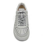 Жіночі шкіряні кеди сірого кольору на шнурівці з перфорацією MIDA 230483(56) розмір 36, фото 3