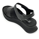 Жіночі шкіряні босоножки чорного кольору на плоскій підошві MIDA 230435(1) розмір 36, фото 4