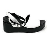 Жіночі шкіряні босоножки чорно-білого кольору на плоскій підошві MIDA 230448(34) розмір 36, фото 4