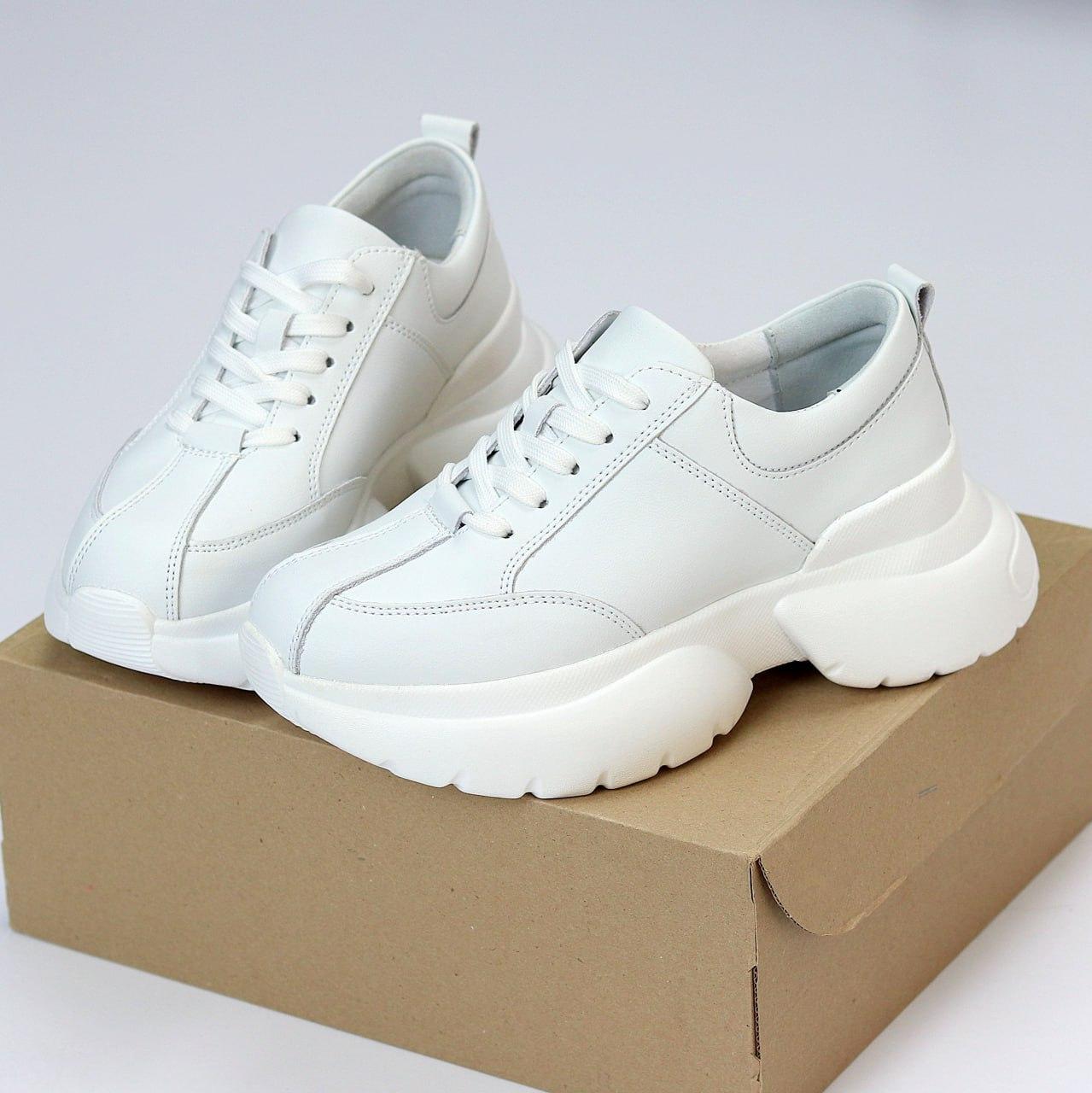 Жіночі шкіряні кросівки молодіжні стильні білі натуральна шкіра