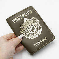 Обкладинка на паспорт шкіряна "Passport Ukraine" хакі з золотистим гравіюванням