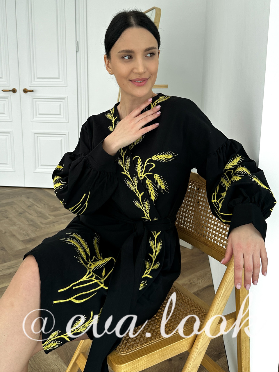 Сукня на запах з вишитими колосками, фото 1