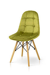 Невеликий оливковий м'який кухонний велюровий стілець на маленьку кухню з дерев'яними ніжками Джастін