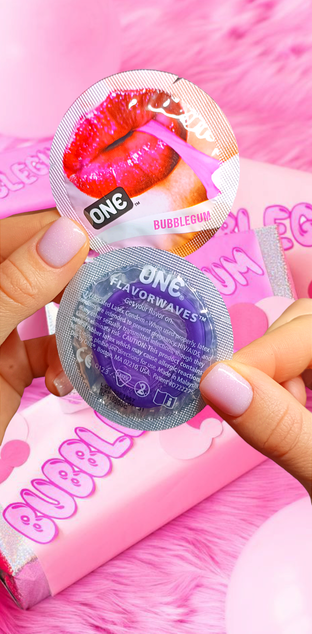 Ароматизовані презервативи з силіконовою змазкою ONE Bubblegum за 1 шт