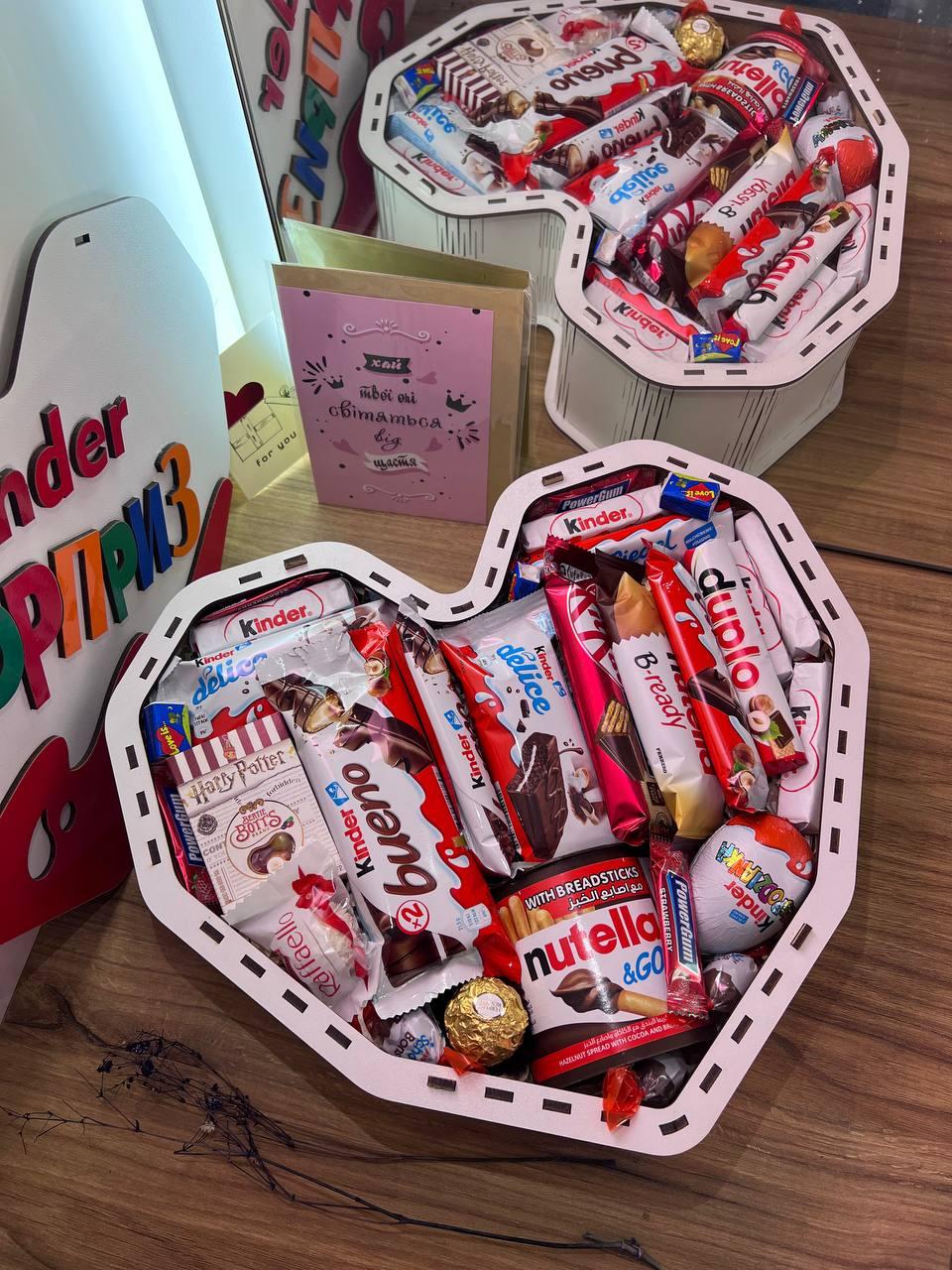 Подарочный шоколадный набор киндер сюрприз с конфетами, шоколадный бокс для девушки на праздник D-1009 - фото 2 - id-p2136749903