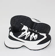 Жіночі спортивні демісезонні кросівки чорно білі на масивній підошві