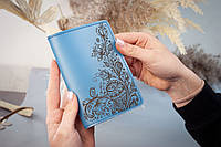 Обложка для паспорта женская кожаная голубая с цветами и птичкой