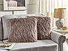 Набір із 2 подушок зі штучного хутра 45 x 45 см Бежевий COROKIA, фото 2