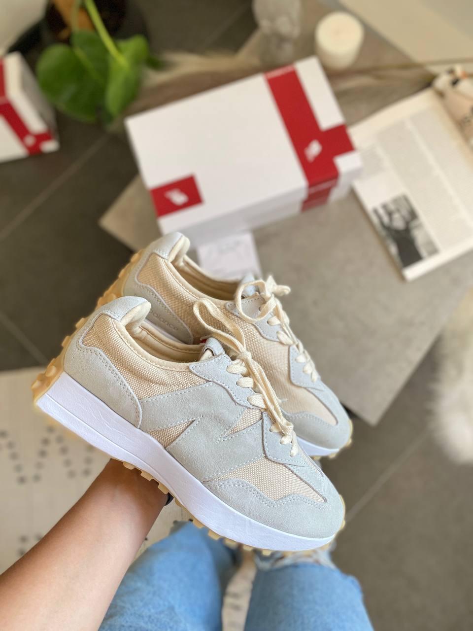 Кросівки чоловічі бежеві New Balance 327 Beige Light Grey (04891)