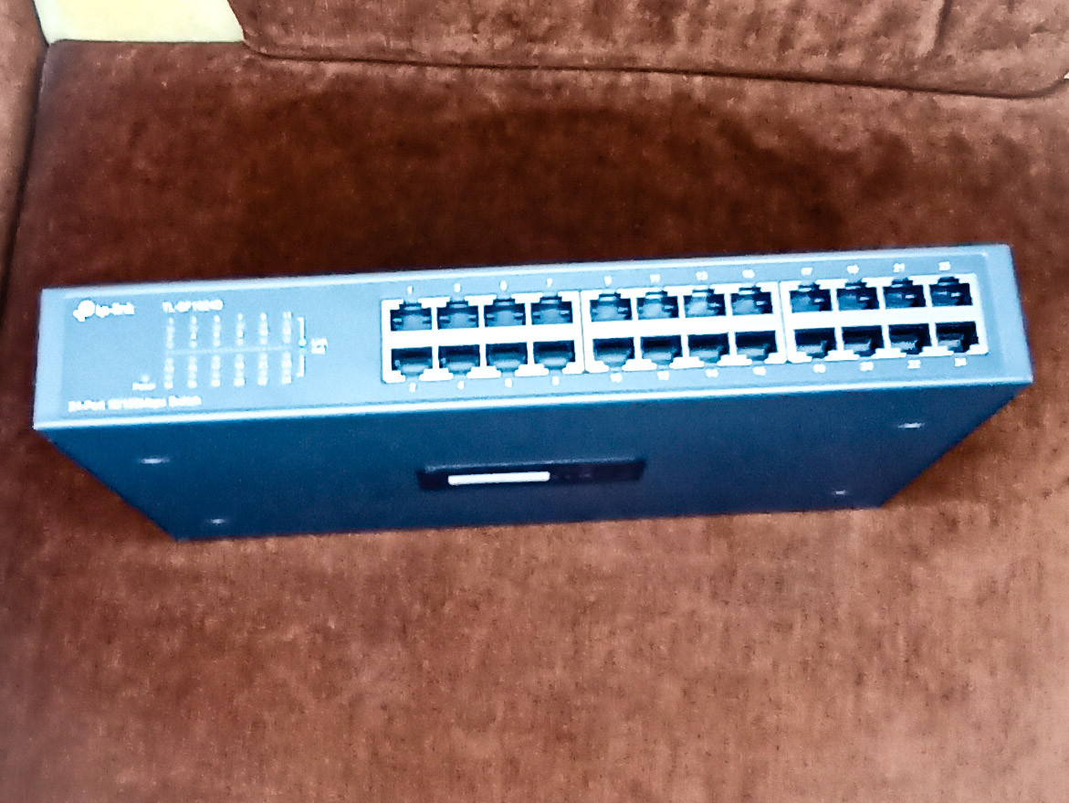 Комутатор (Switch) не керований TP-LINK TL-SF1024D  24 порта