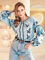 Жіноча вишиванка блакитна з чорно-білою вишивкою Esq 5649, стильна вишита блузка в етно стилі