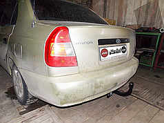 Фаркоп Hyundai Accent LC 2000-2006 (Хендай Акцент) без підрізу бампера
