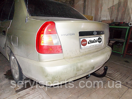 Фаркоп Hyundai Accent LC 2000-2006 (Хендай Акцент) без підрізу бампера, фото 1