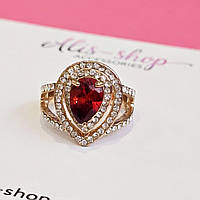 Изысканное кольцо с красным камнем 18.5 размер