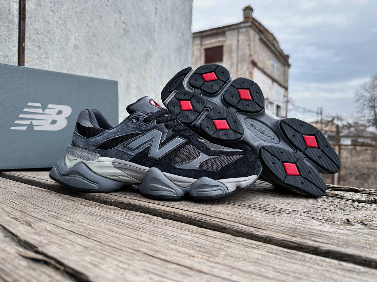 Чоловічі кросівки New Balance 9060 Black чорні з сірим