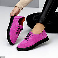 Яркие замшевые деми туфли на шнуровке натуральная замша цвет розовая фуксия