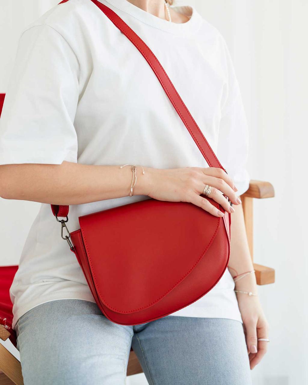 Жіноча сумка з екошкіри Welassie на одне відділення з тильною кишенею червоного кольору «Люсі»