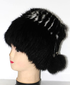 Зимова жіноча шапка з натурального хутра кролика