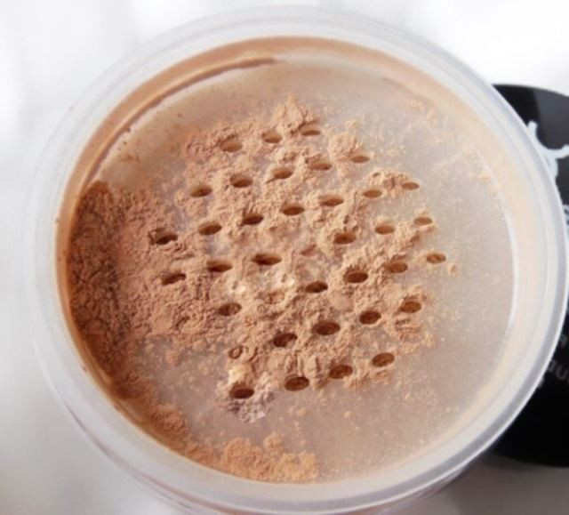 Мінеральна розсипна пудра NYX Mineral Matte Finishing Powder колір Medium/Dark, фото 1