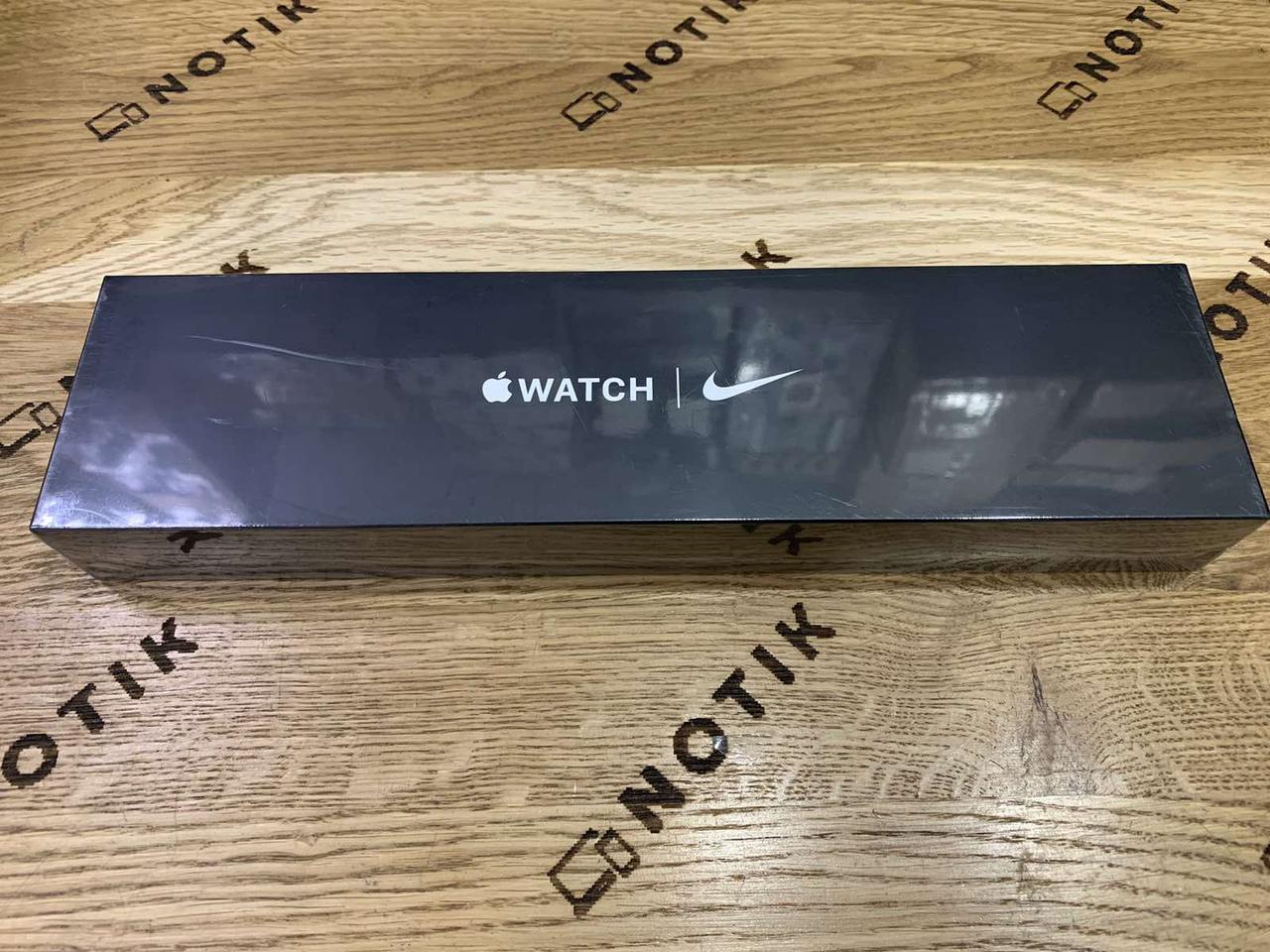 Apple Watch Nike SE (1st Gen) GPS, 40mm Space Gray Оригінал | Нові