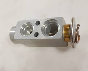 Клапан кондиціонера на навантажувач Hitachi