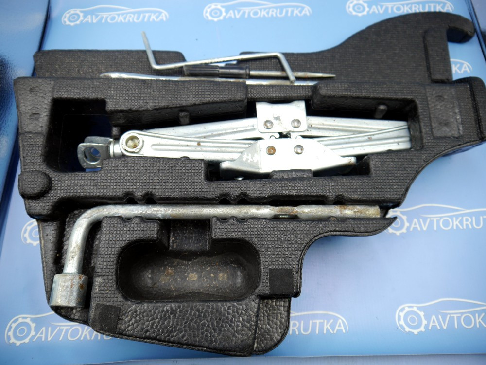Набір інструментів: домкрат,  ключ Honda Accord 7(2002-2008) - 89310S5A013