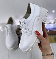 Туфли кожаные женские белые на шнуровке на платформе