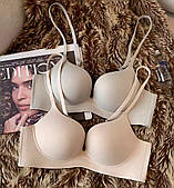 Бюстгальтер з формованими 3D чашками та бічними кісточками