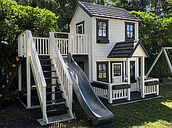 Дерев'яний будиночок для дітей з гіркою