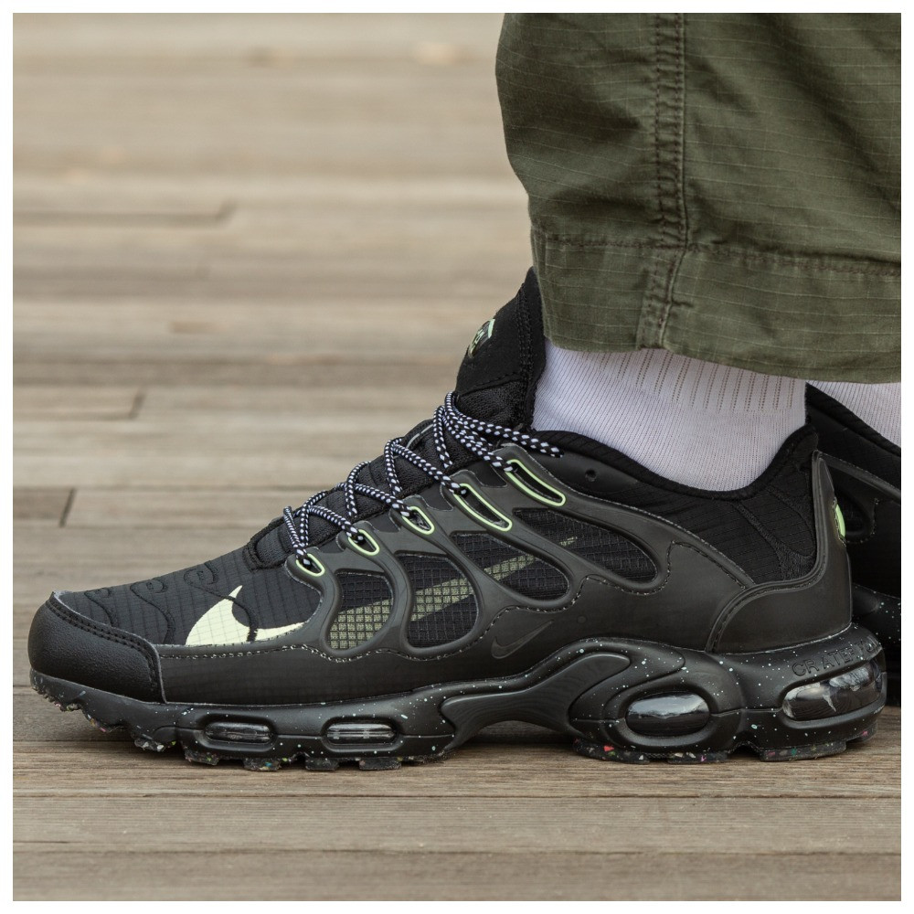 Чоловічі кросівки Nike Air Max TN Terrascape Plus Black Green, чорні кросівки найк аір макс тн тераскейп плюс аїр