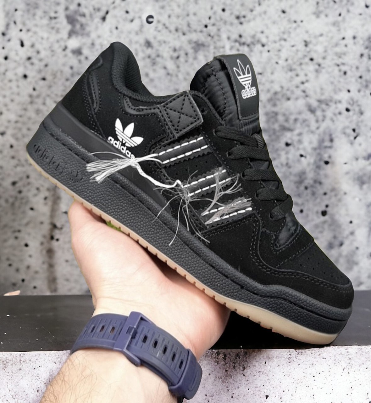 Жіночі кросівки Adidas Forum 84 Low Off White Thread кеди весна-осінь повсякденні замшеві. Живе фото