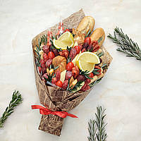 Смачний їстівний букет із ковбасками, сиром. Букет чоловікові на день народження